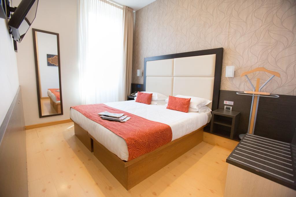 Piacenza Hotel Milán